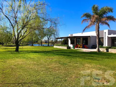 Terreno en Venta 20  mts Frente