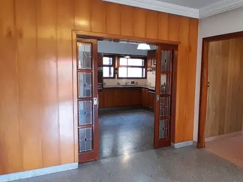 VENTA EN BLOCK: CHALET 4 AMB. + 2 LOCALES -CHAUVIN