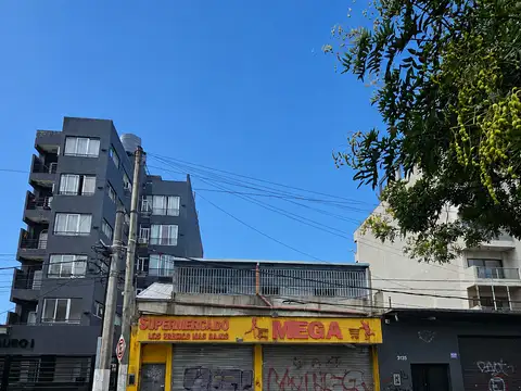 EN ALQUILER GALPÓN / LOCAL – EXCELENTE UBICACIÓN COMERCIAL EN MORENO