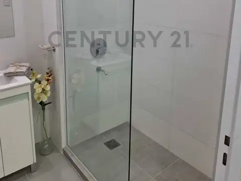 Cervantes 200, Piso 1