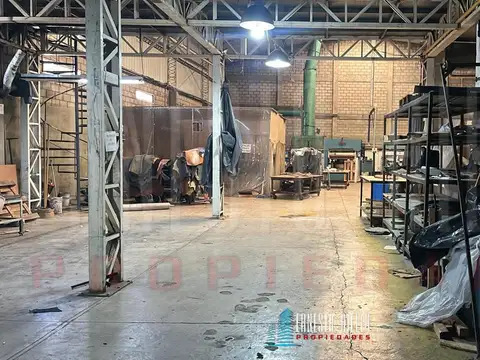 Galpon en Venta 39  mts Fondo