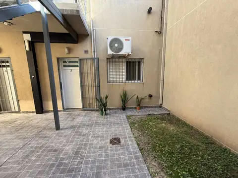 REMAX ALQUILA DPTO PB 1 D PATIO, AV GRAL PAZ 5451