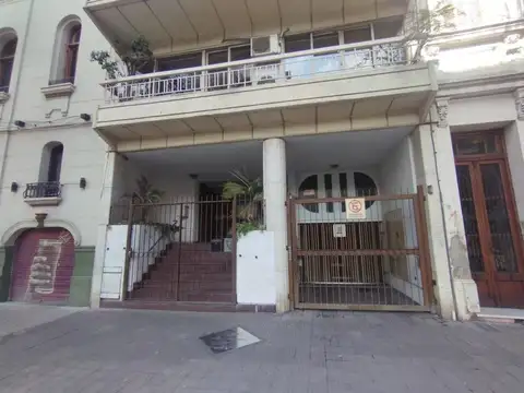 AV. PELLEGRINI AL 1700