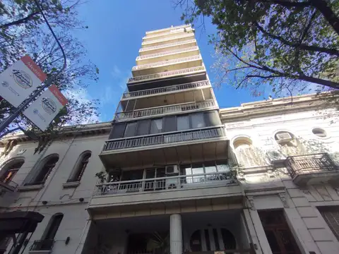 AV PELLEGRINI AL 1700 ALQUILER PISO EXCLUSIVO 3 DORMITORIOS CON COCHERA EN ROSARIO