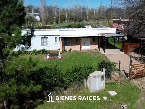 Casa en Venta con 3 cocheras