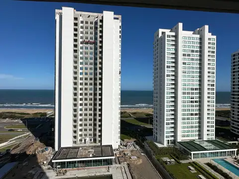 Playa brava, Punta del este.