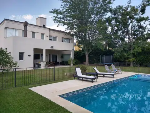 Casa en Venta al Este