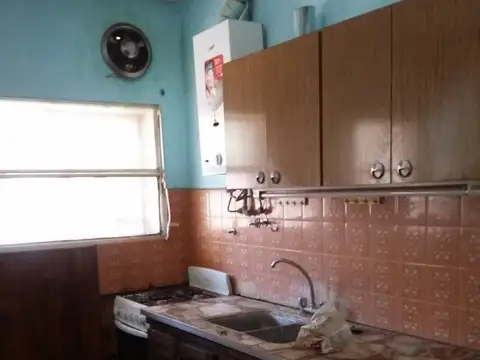 Casa 3 ambientes con 1 baño
