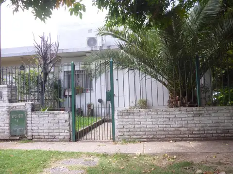 OPORTUNIDAD  Casa en venta en Barrio Marítimo. Hudson