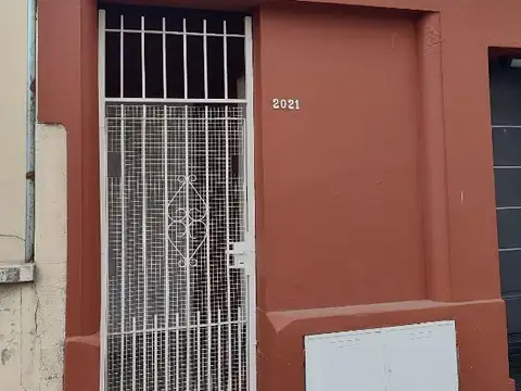 VENTA! DEPTO T/CASA 2 AMB EN PLANTA ALTA C/TERRAZA BANFIELD!