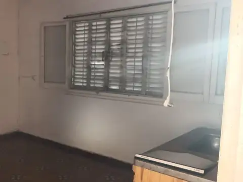 Departamento en Alquiler en Isidro Casanova, $ 450.000
