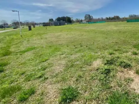 LOTE DE TERRENO EN BARRIO CERRADO "LAS CALANDRIAS"