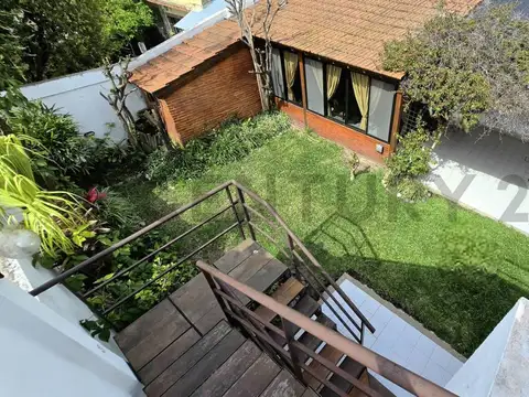 Venta Casa en Villa Maipu con  quincho y jardin