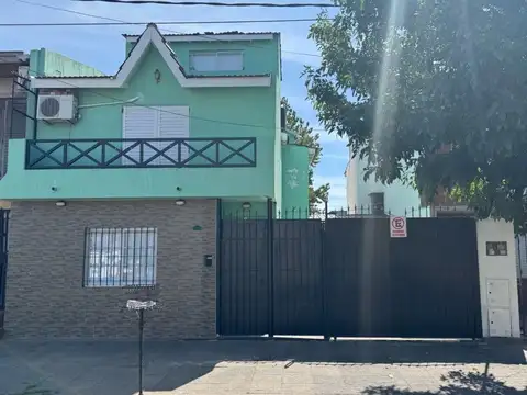 Depto Tipo Casa en Venta de 4 ambientes