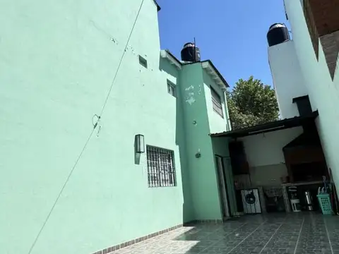 Depto Tipo Casa en Venta con 2 cocheras