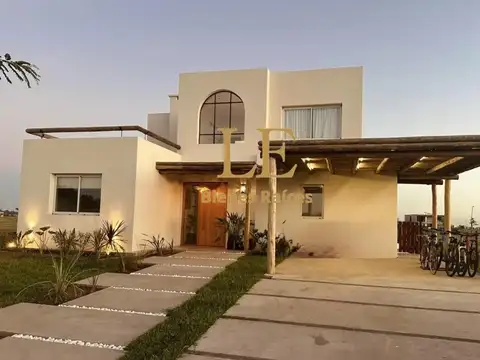 Venta casa en B. Amarras, Puertos del lago. Permuta. Escobar