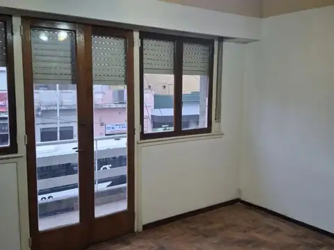 Bynon 6900 Liniers PH 5amb U$220.000