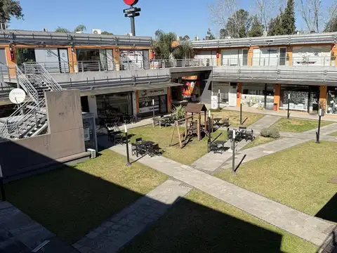 Local - Francisco Alvarez Solares Open Shop - Bajada Gorriti