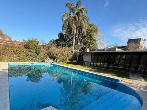 Casa en Venta con 2 cocheras