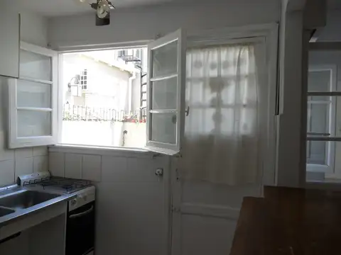 Alquiler 2 ambientes Martinez 1* piso por escalera BAJAS EXPENSAS