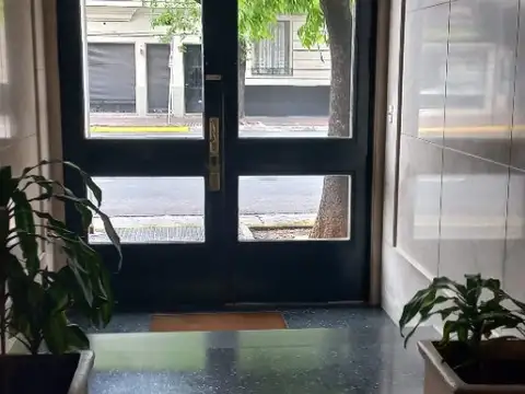 PISO, MUY LUMINOSO , EDIFICIO RACIONALISTA