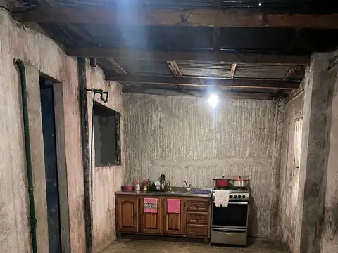 Casa 3 ambientes Lanus Oeste a reciclar