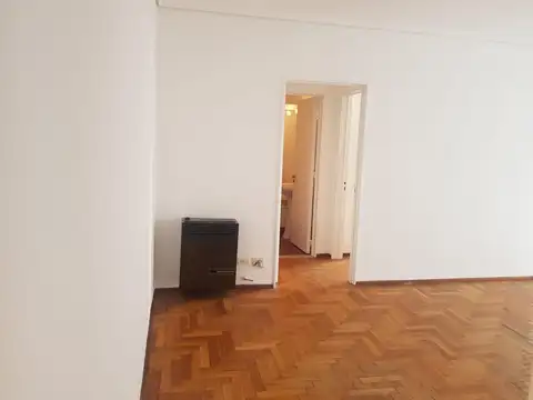 Almirante Brown 2400, Piso 3