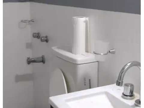 Casa en Alquiler en Hurlingham, $ 800.000