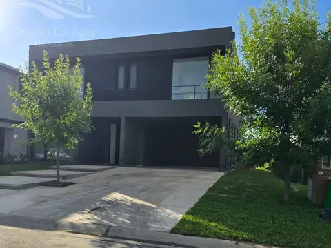 Casa en Venta Carpinchos-Nordelta
