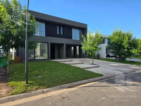 Casa en Venta en Nordelta Carpinchos, USD 990.000