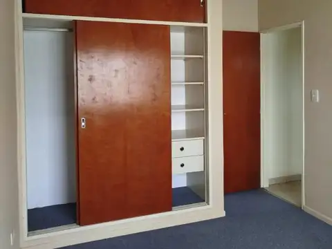 Depto Tipo Casa en Alquiler con 1 cocheras