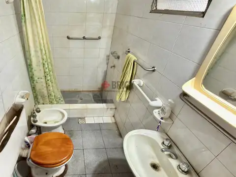 Casa 6 ambientes con 3 baños