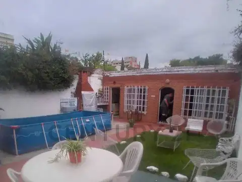 CASA EN VENTA DE 3 AMB. CON GRAN FONDO -LOTE PROPIO- en Belgrano