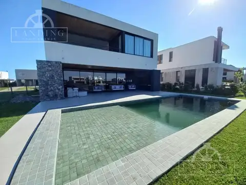 Casa Premium moderna al lago AMOBLADA en Costas Puertos del Lago OPCION DE COMPRA