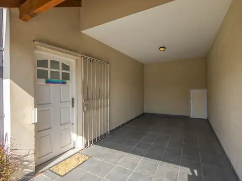 Casa 4 ambientes con 1 baño