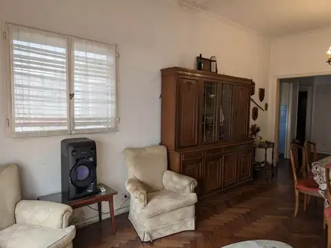 Departamento 4 ambientes con 2 baños