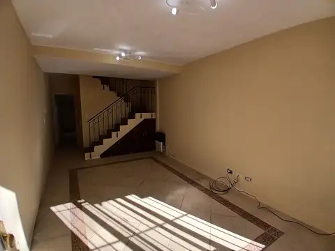 Casa en Alquiler en Villa Real, $ 2.200.000