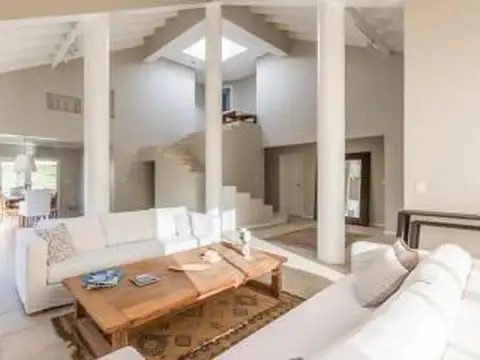 Casa en Alquiler de 4 dormitorios