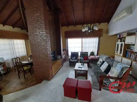 Casa 4 ambientes con 3 baños