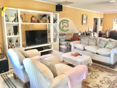 Casa 4 ambientes con 3 baños