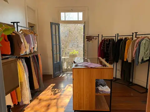 Casa en Alquiler con 1 cochera