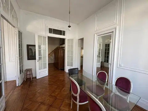 Venta Departamento/Oficina 5 Ambientes en Microcentro con 2 Balcones Muy Luminoso