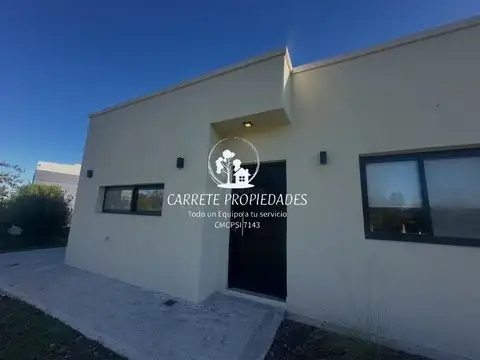 OPORTUNIDAD! Casa en ALQUILER de 4 ambientes. Barrio San Ramón. Pilar del Este