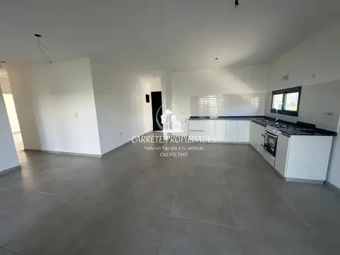 Casa 4 ambientes con 2 baños