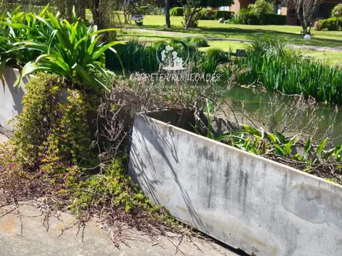 OPORTUNIDAD! Departamento en venta de 3 amb en PB. Villa del Lago. Champagnat.