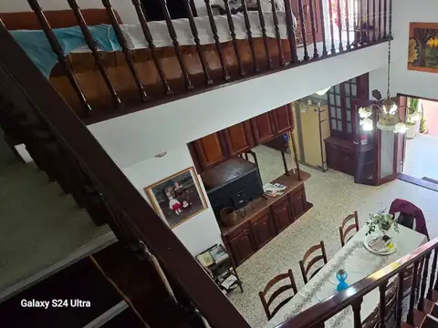 Casa 7 ambientes con 3 baños