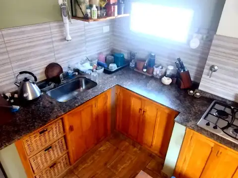 Casa 4 ambientes con 2 baños