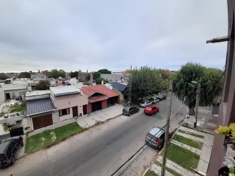 Departamento de 3 ambientes - a la calle - Avellaneda 4900