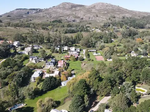VENTA CASA QUINTA PILETA UNCAS AMPLIO LOTE TANDIL