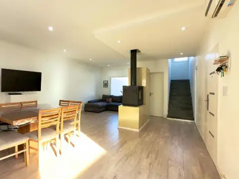 CASA EN VENTA EN SICARDI 3 DORMITORIOS PARQUE